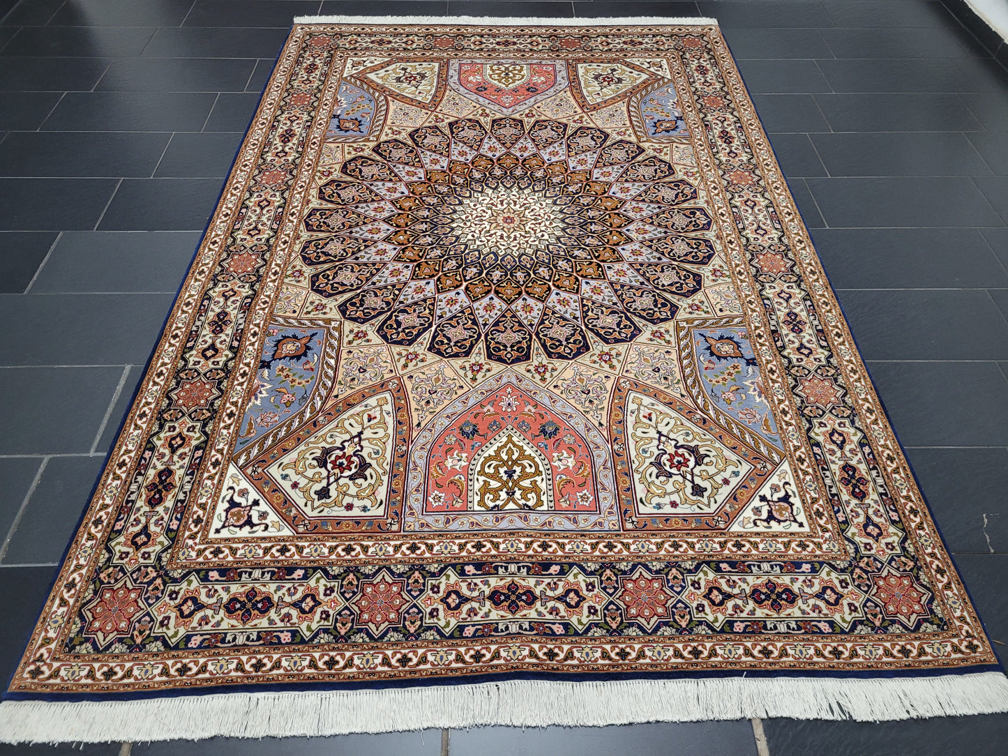 Täbriz Teppich 310x205 cm Korkwolle mit Seidenanteil feine Ghombad Knüpfung