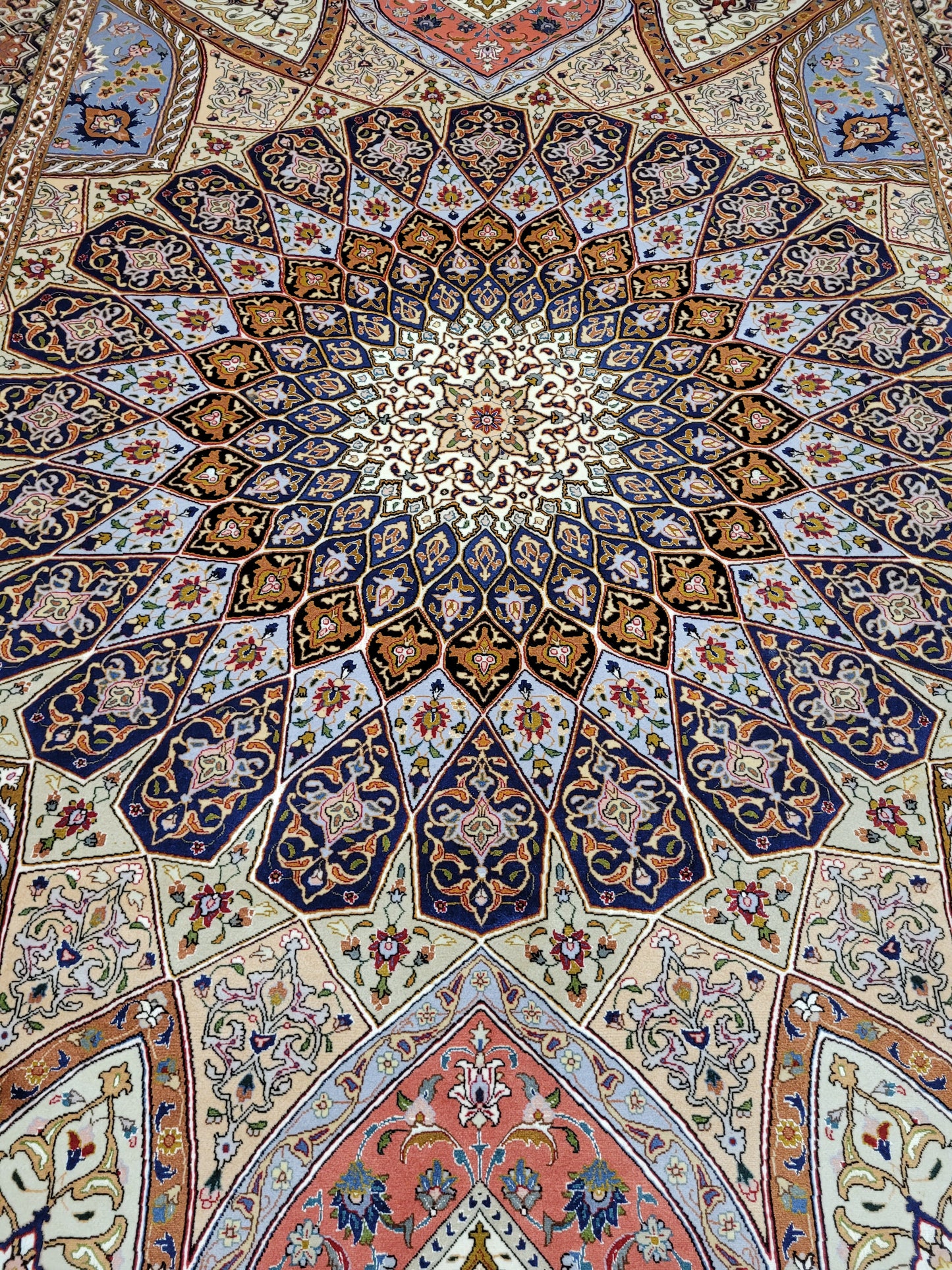 Täbriz Teppich 310x205 cm Korkwolle mit Seidenanteil feine Ghombad Knüpfung