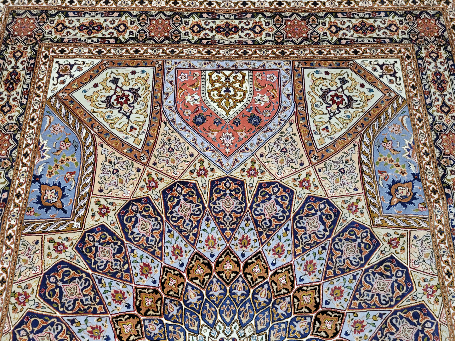 Täbriz Teppich 310x205 cm Korkwolle mit Seidenanteil feine Ghombad Knüpfung