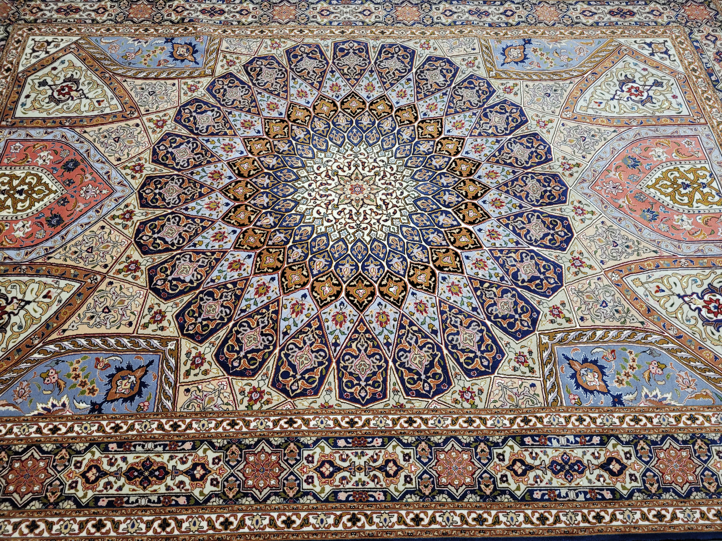 Täbriz Teppich 310x205 cm Korkwolle mit Seidenanteil feine Ghombad Knüpfung