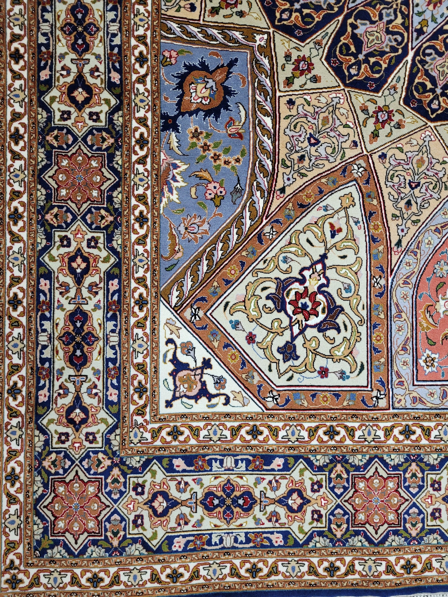 Täbriz Teppich 310x205 cm Korkwolle mit Seidenanteil feine Ghombad Knüpfung