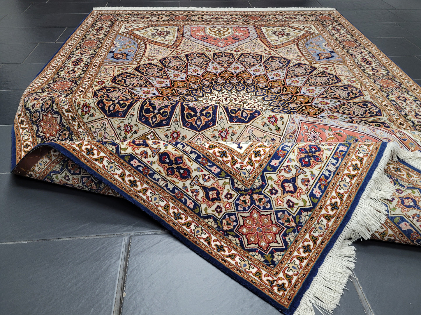 Täbriz Teppich 310x205 cm Korkwolle mit Seidenanteil feine Ghombad Knüpfung