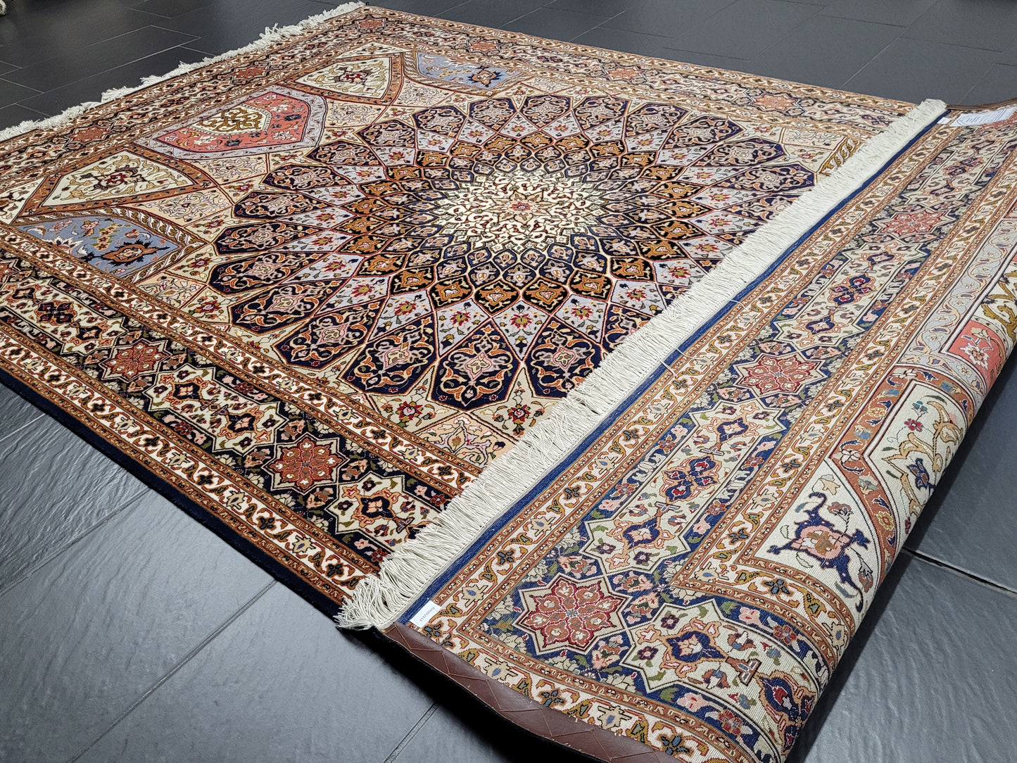 Täbriz Teppich 310x205 cm Korkwolle mit Seidenanteil feine Ghombad Knüpfung