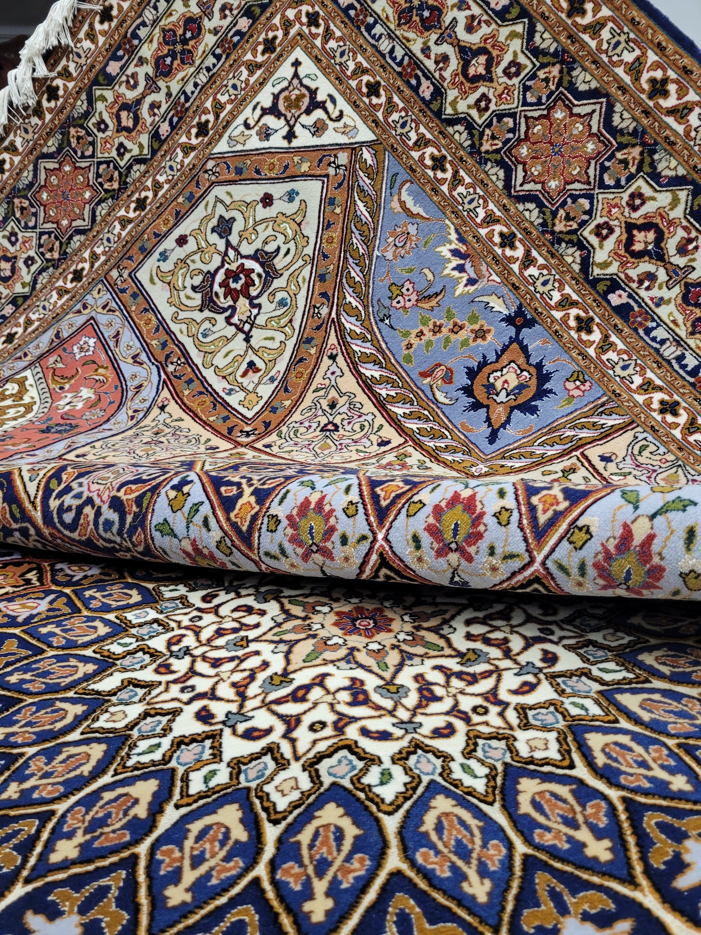 Täbriz Teppich 310x205 cm Korkwolle mit Seidenanteil feine Ghombad Knüpfung