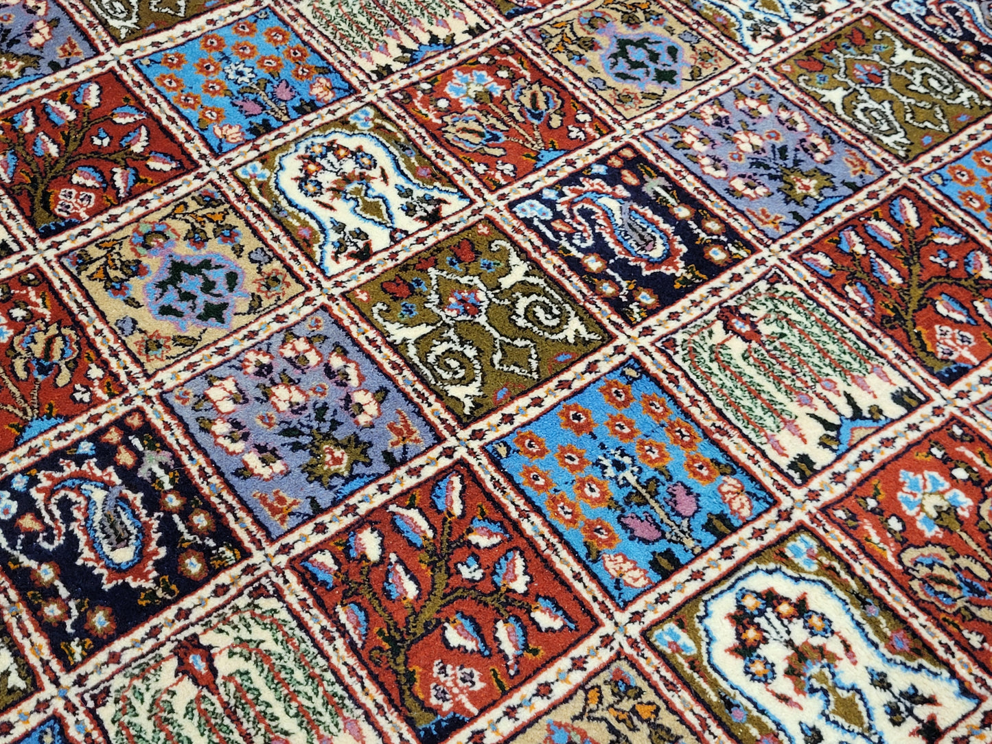 Täbriz Felder Teppich 255x255 cm Korkwolle mit Seidenanteil feine Knüpfung