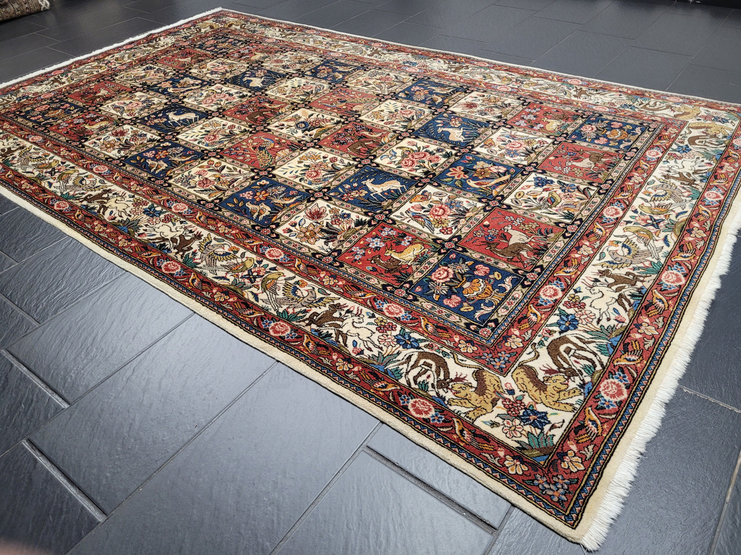 Sarough Teppich 310x200 cm reine Wolle feine Felderknüpfung