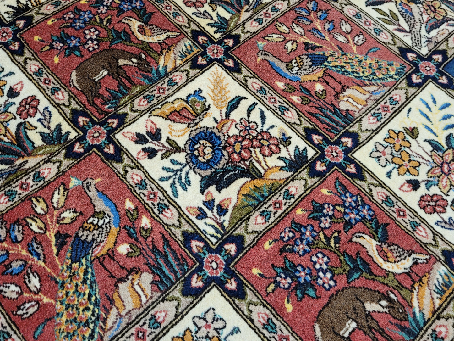 Sarough Teppich 310x200 cm reine Wolle feine Felderknüpfung