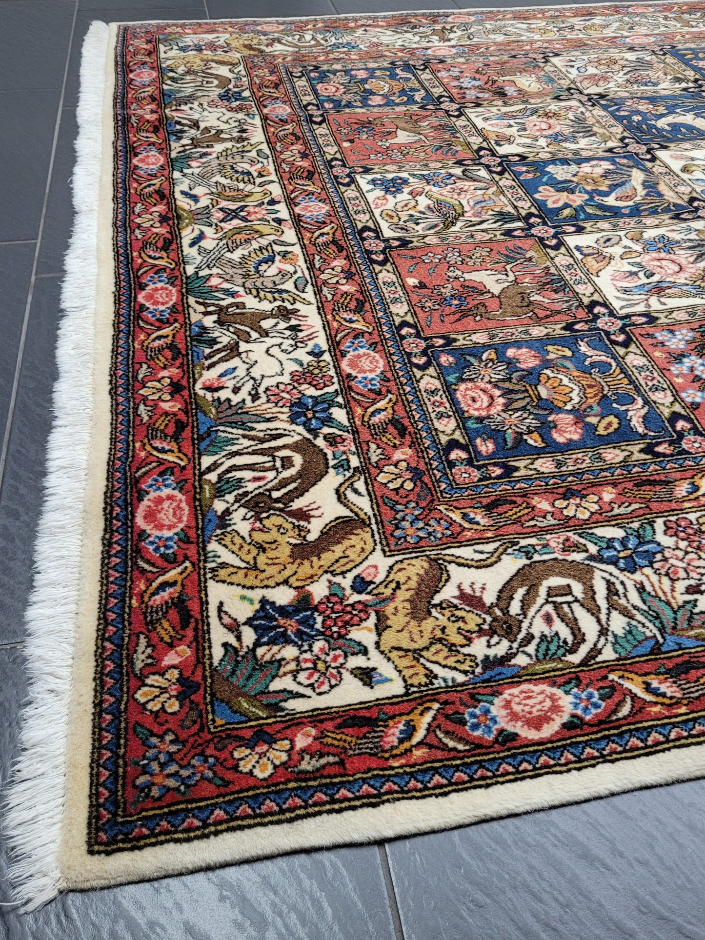 Sarough Teppich 310x200 cm reine Wolle feine Felderknüpfung