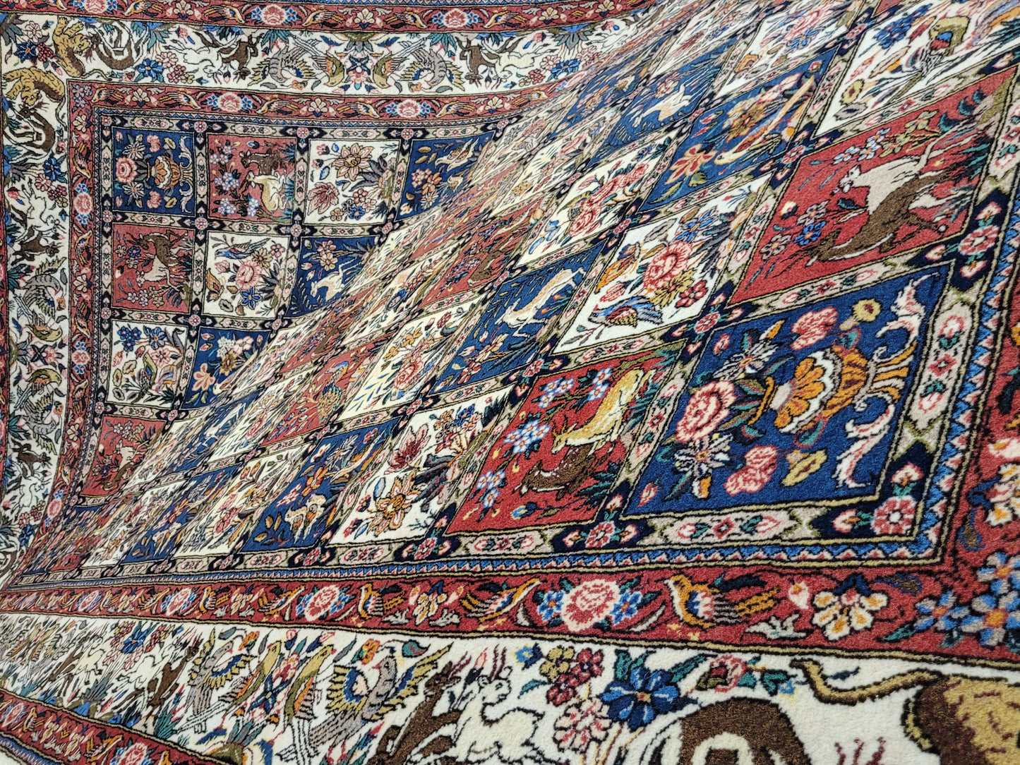 Sarough Teppich 310x200 cm reine Wolle feine Felderknüpfung