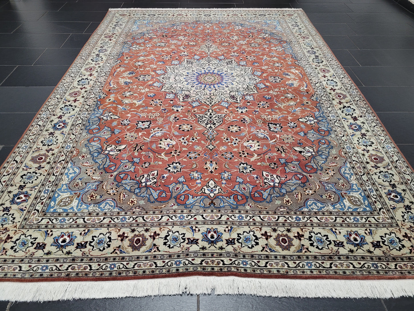 Täbriz Teppich 298x203 cm feine Korkwolle mit Seidenanteil klassische Knüpfkunst