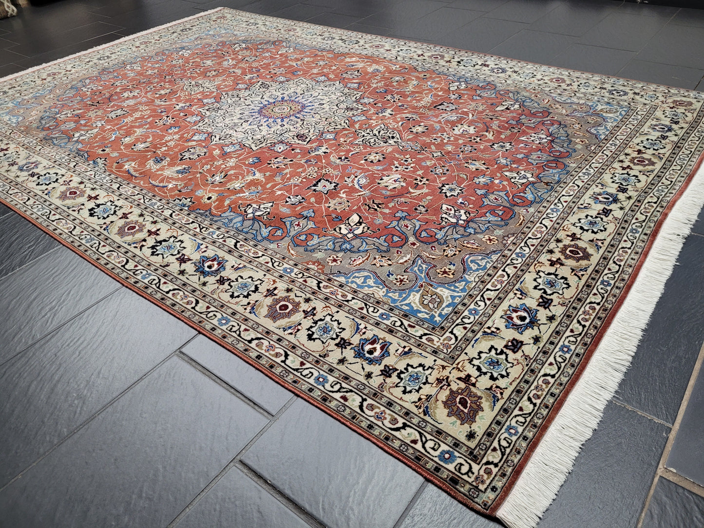 Täbriz Teppich 298x203 cm feine Korkwolle mit Seidenanteil klassische Knüpfkunst