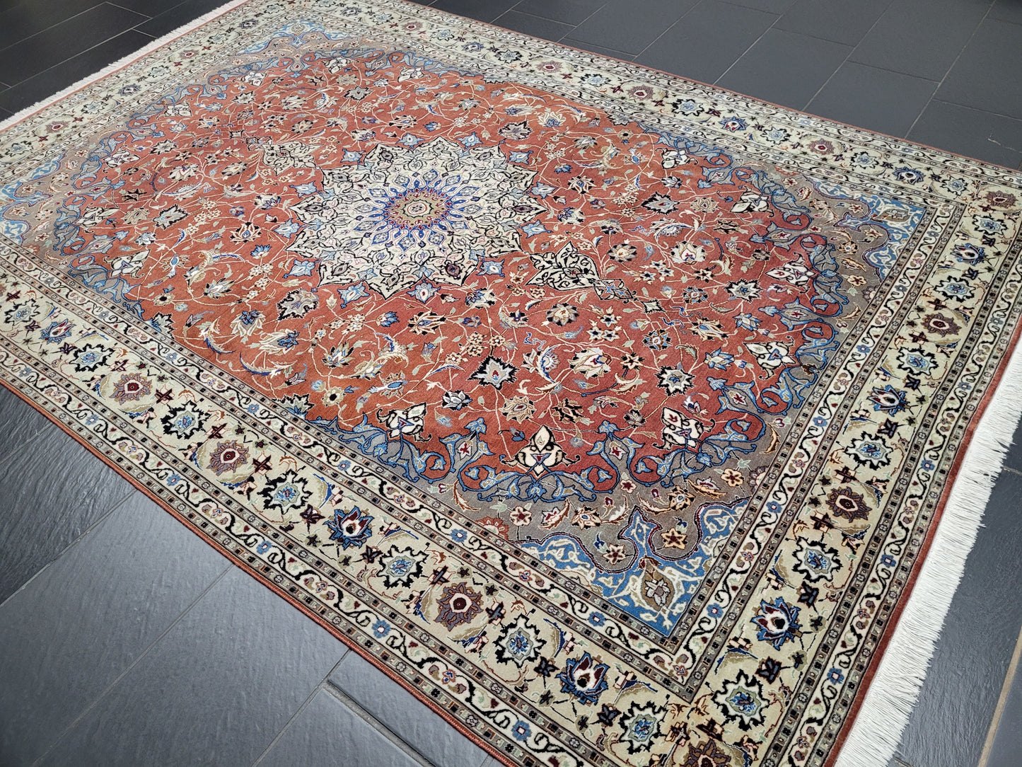 Täbriz Teppich 298x203 cm feine Korkwolle mit Seidenanteil klassische Knüpfkunst