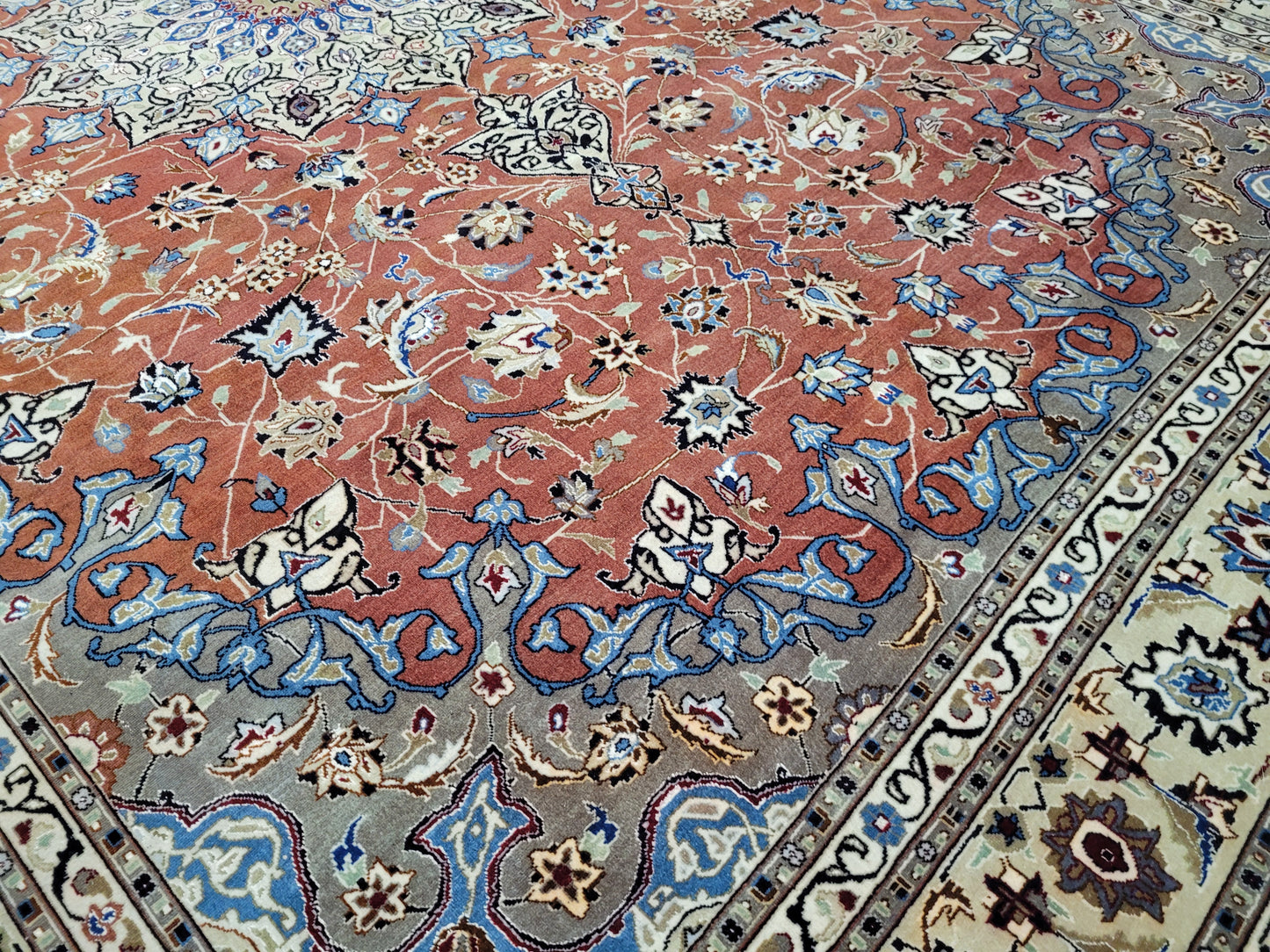 Täbriz Teppich 298x203 cm feine Korkwolle mit Seidenanteil klassische Knüpfkunst