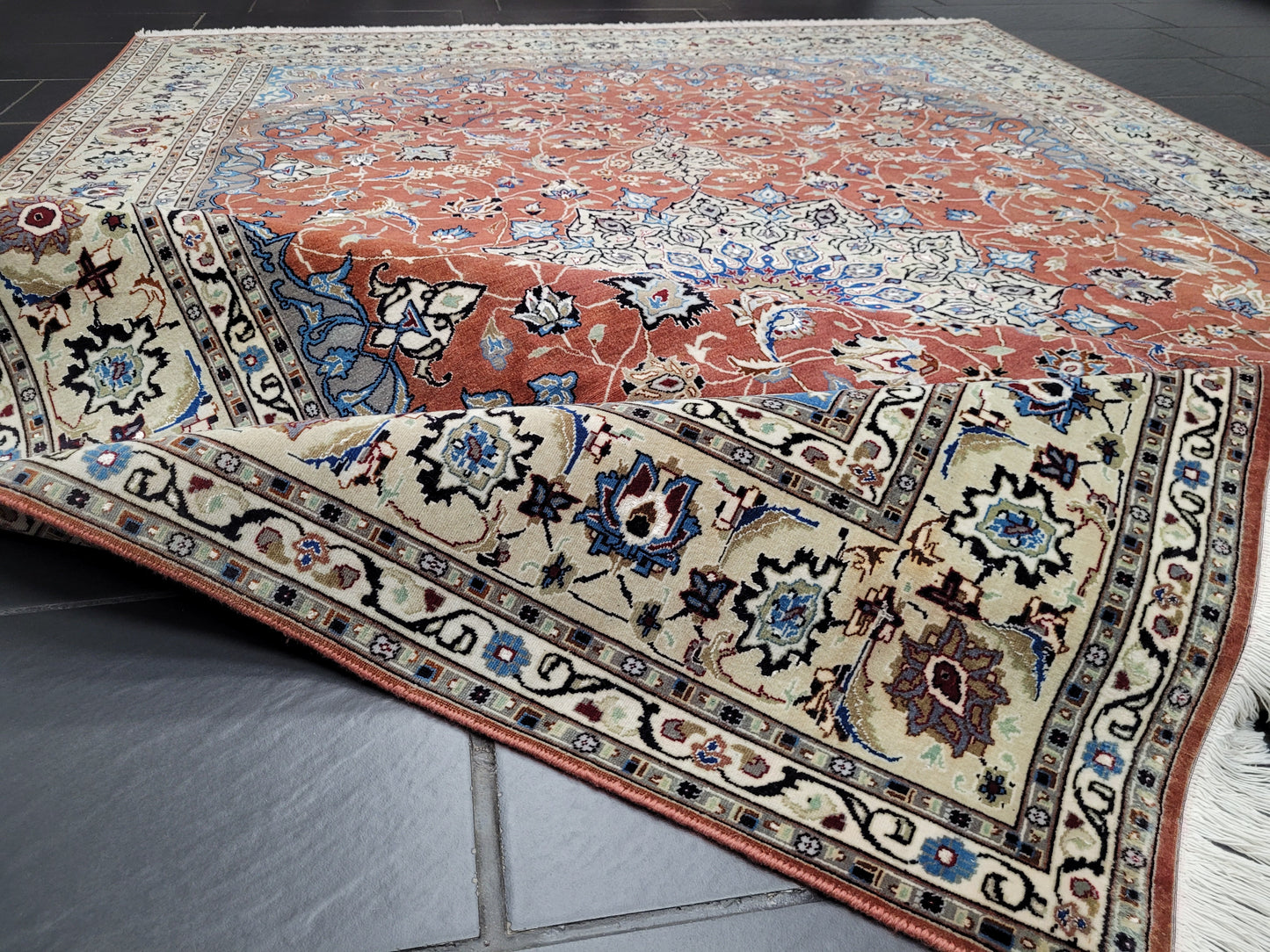 Täbriz Teppich 298x203 cm feine Korkwolle mit Seidenanteil klassische Knüpfkunst