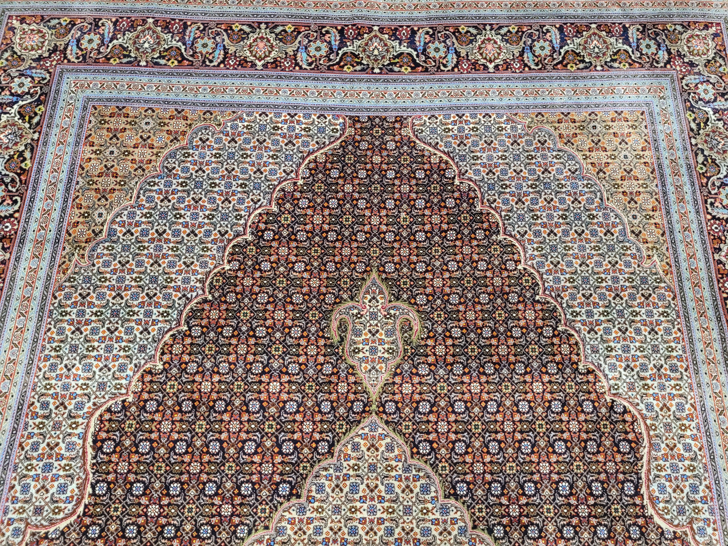 Täbriz Teppich 305x205 cm feine Korkwolle mit Seidenanteil Mahi Design