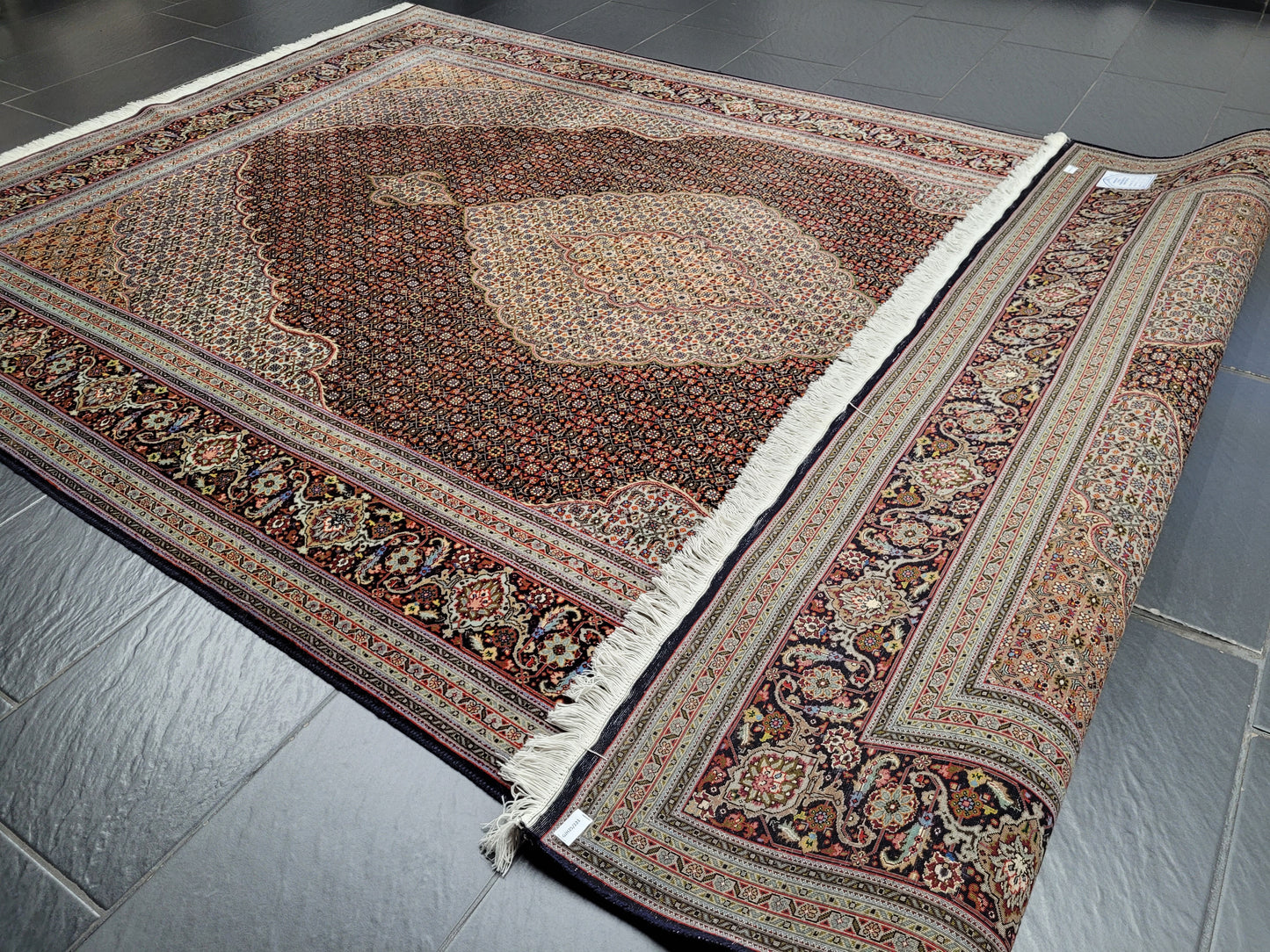 Täbriz Teppich 305x205 cm feine Korkwolle mit Seidenanteil Mahi Design