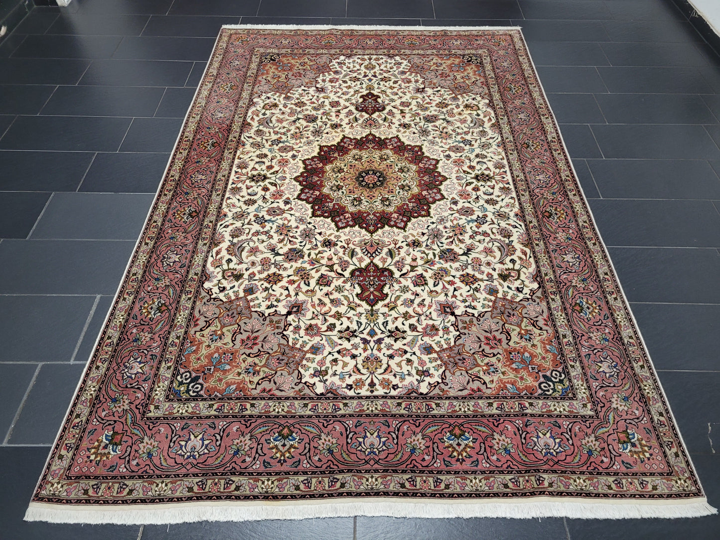 Orientteppich Handgeknüpft Täbriz Korkwolle mit Seidenanteil 310x205 cm