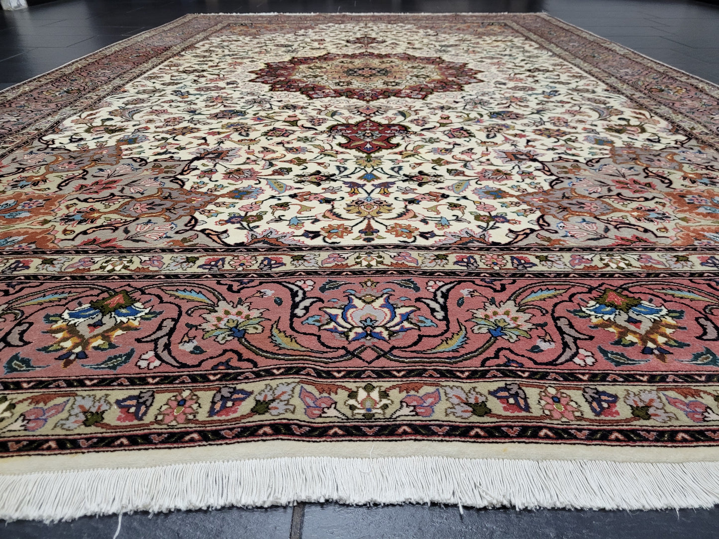 Orientteppich Handgeknüpft Täbriz Korkwolle mit Seidenanteil 310x205 cm