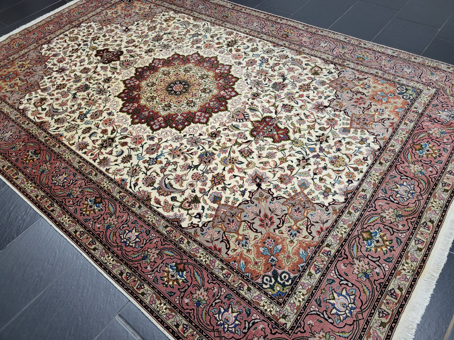 Orientteppich Handgeknüpft Täbriz Korkwolle mit Seidenanteil 310x205 cm