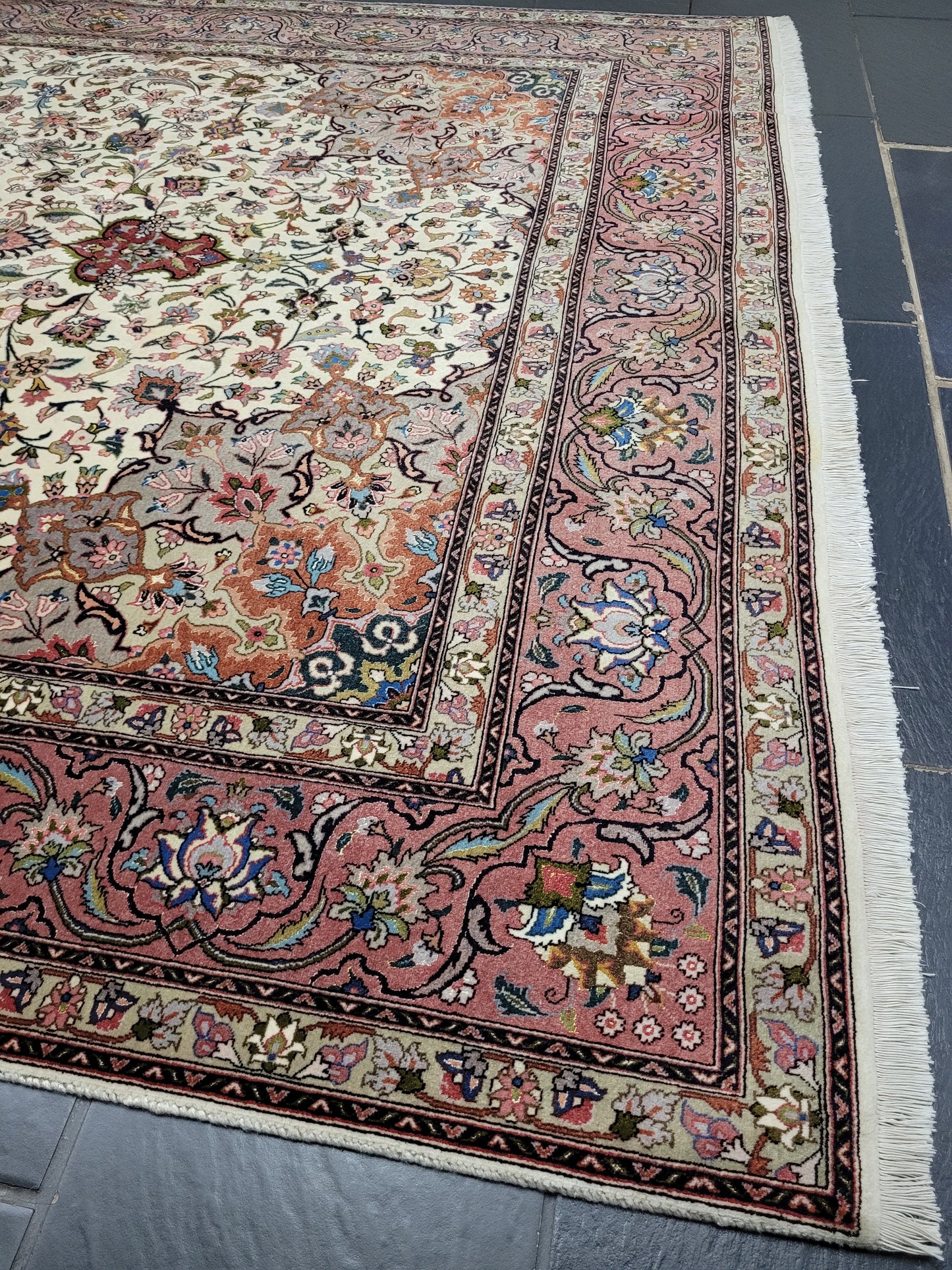 Orientteppich Handgeknüpft Täbriz Korkwolle mit Seidenanteil 310x205 cm