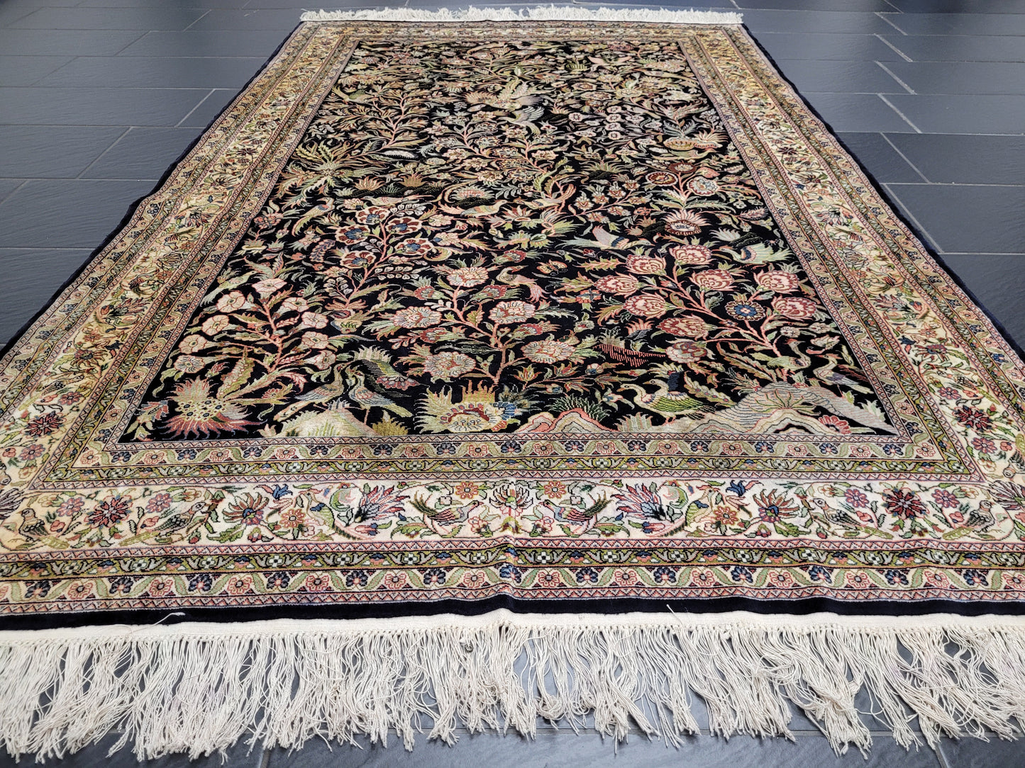 Hereke Seidenteppich Handgeknüpft Paradiesgarten Motiv 245x155cm