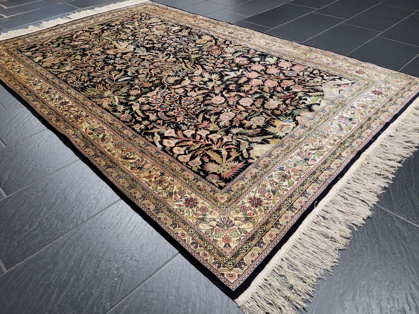 Hereke Seidenteppich Handgeknüpft Paradiesgarten Motiv 245x155cm