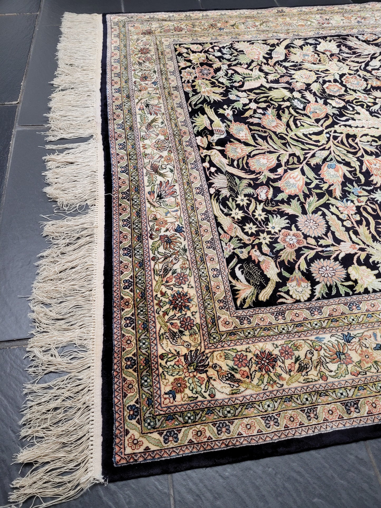 Hereke Seidenteppich Handgeknüpft Paradiesgarten Motiv 245x155cm