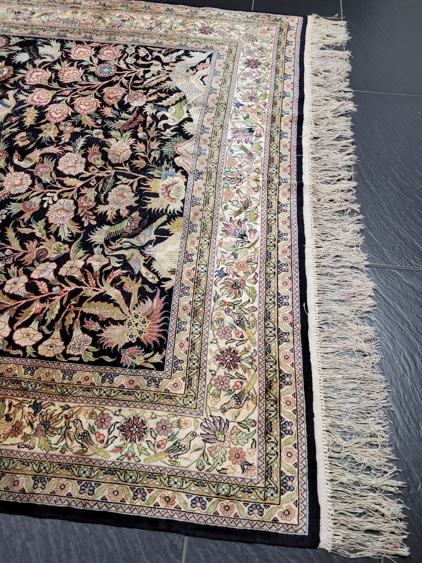 Hereke Seidenteppich Handgeknüpft Paradiesgarten Motiv 245x155cm