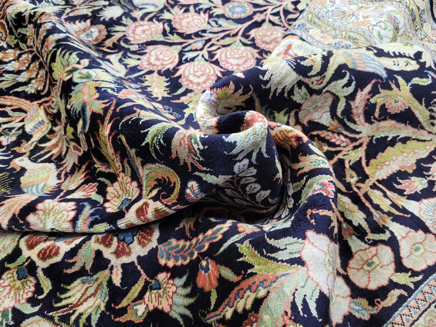 Hereke Seidenteppich Handgeknüpft Paradiesgarten Motiv 245x155cm