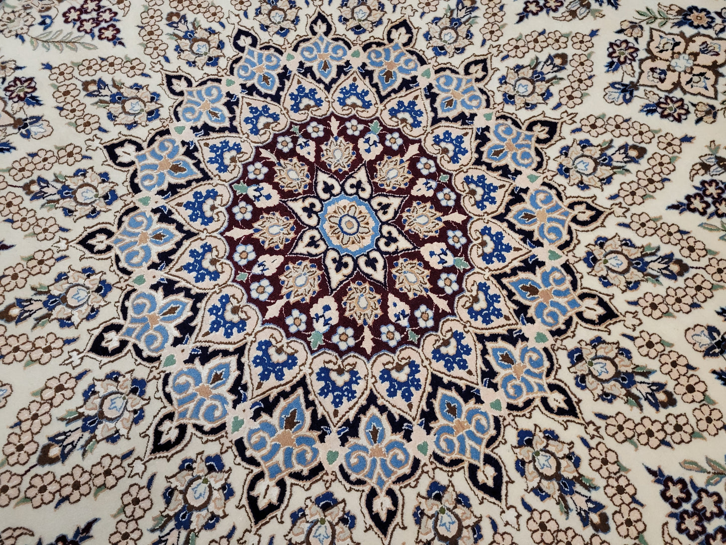 Nain Teppich Rund Seide und Wolle fein geknüpft 245 cm Unikat