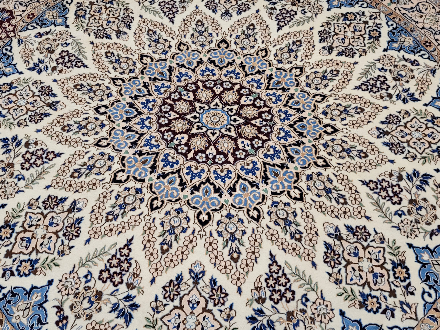 Nain Teppich Rund Seide und Wolle fein geknüpft 245 cm Unikat