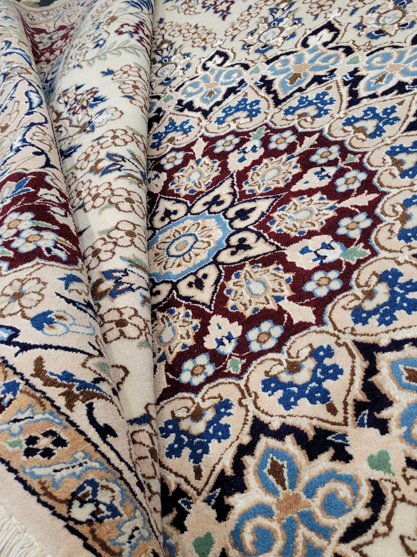 Nain Teppich Rund Seide und Wolle fein geknüpft 245 cm Unikat