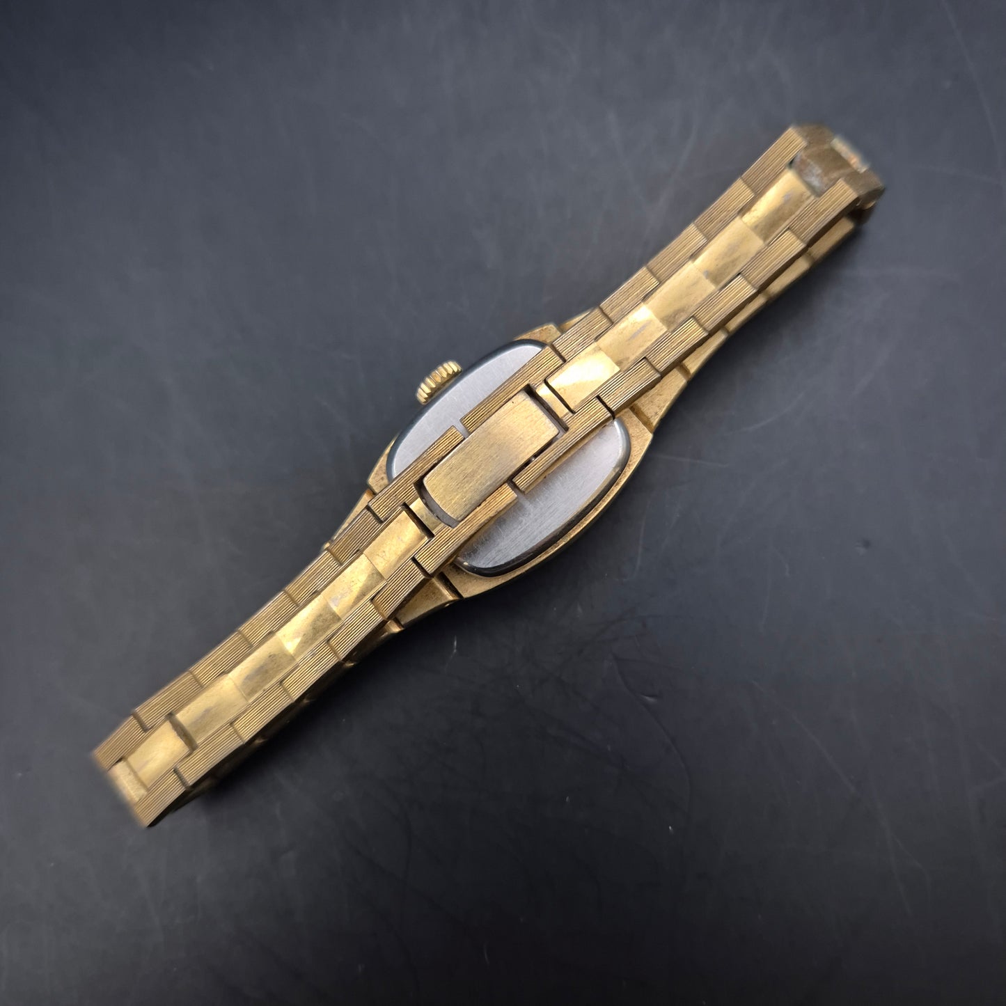 Vintage Anker Damen Uhr – Zeitlose Eleganz in Goldoptik