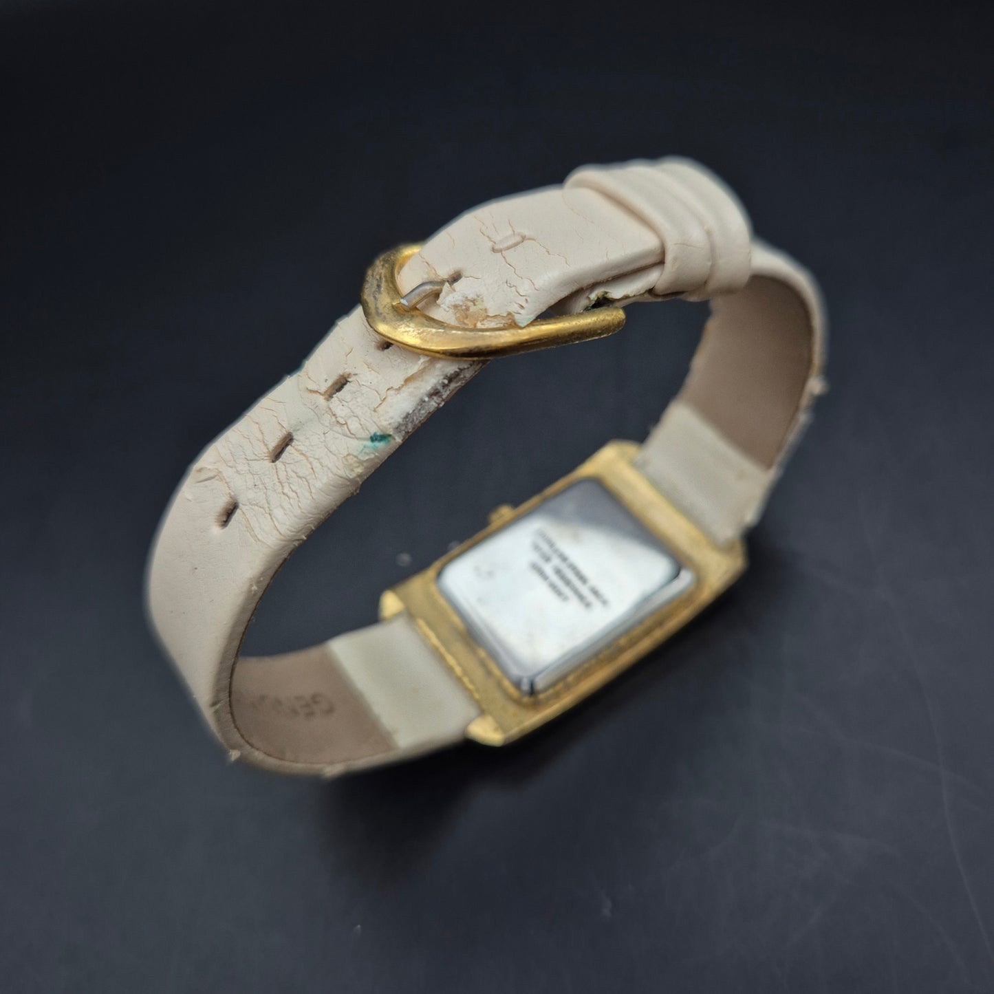 Ronica Damen Uhr – Elegante Retro-Optik mit rechteckigem Gehäuse