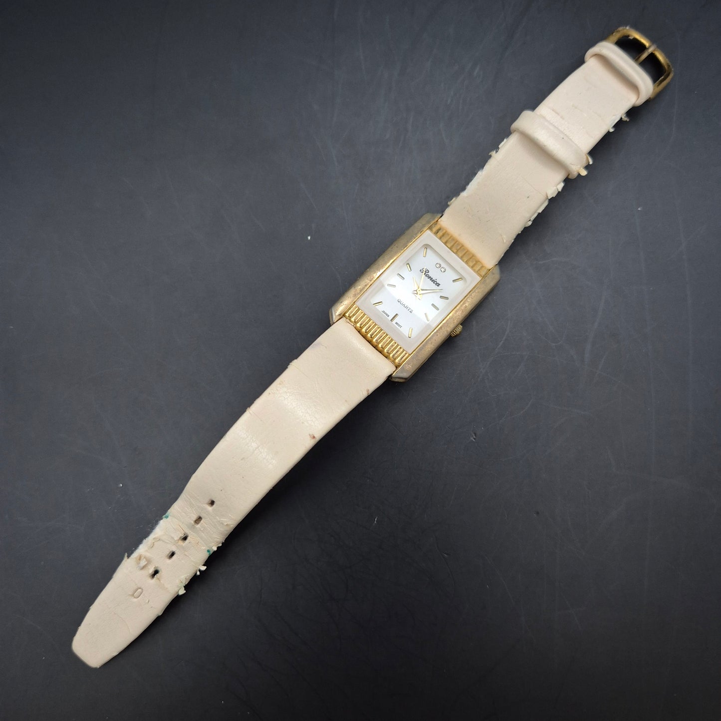 Ronica Damen Uhr – Elegante Retro-Optik mit rechteckigem Gehäuse