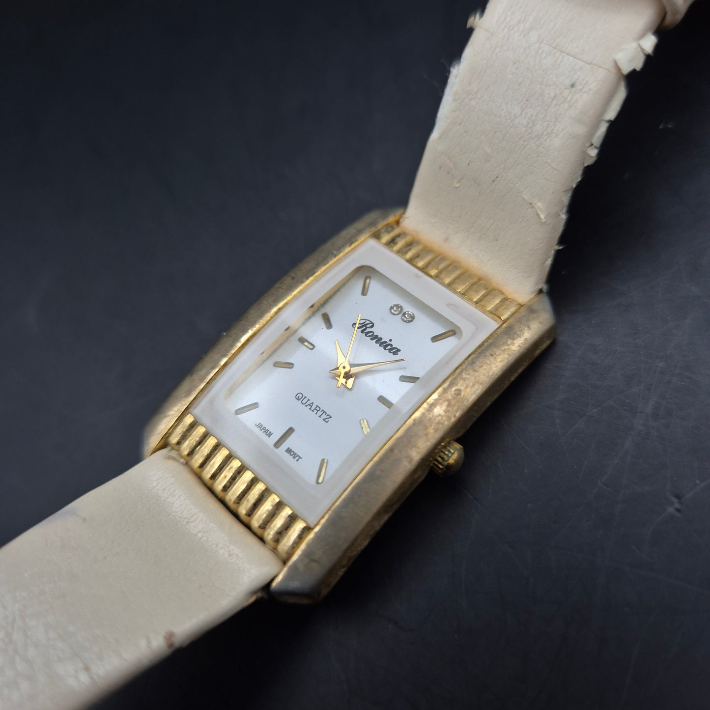 Ronica Damen Uhr – Elegante Retro-Optik mit rechteckigem Gehäuse