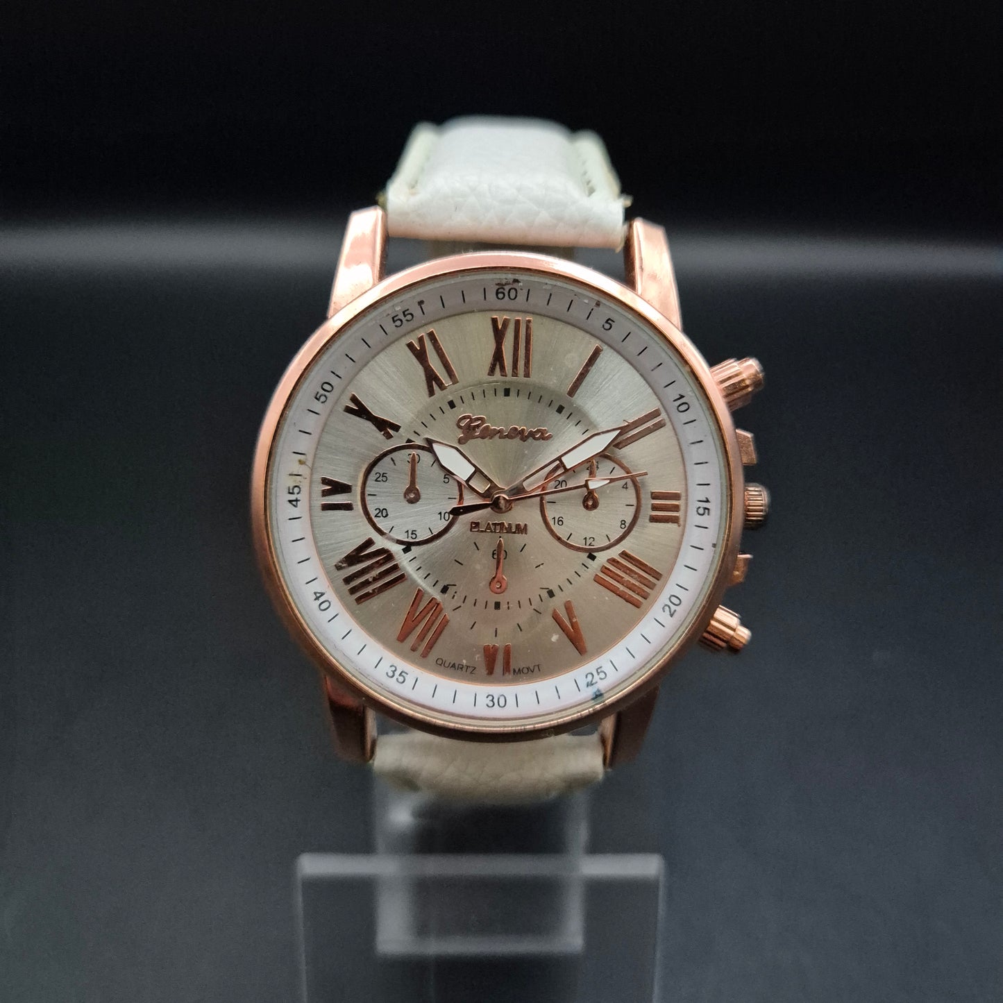 Geneva Damen Uhr mit roségoldenem Gehäuse und römischen Ziffern