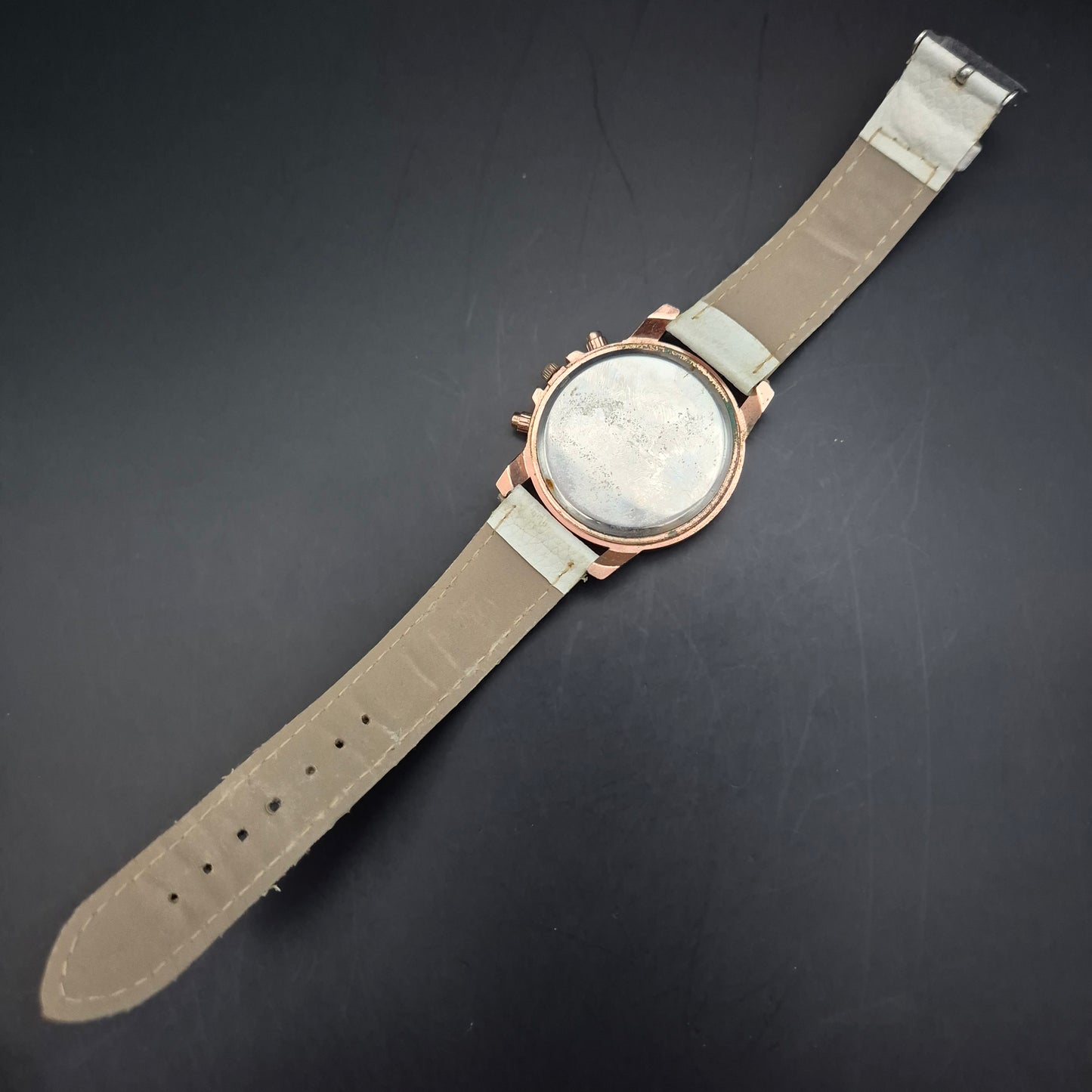 Geneva Damen Uhr mit roségoldenem Gehäuse und römischen Ziffern