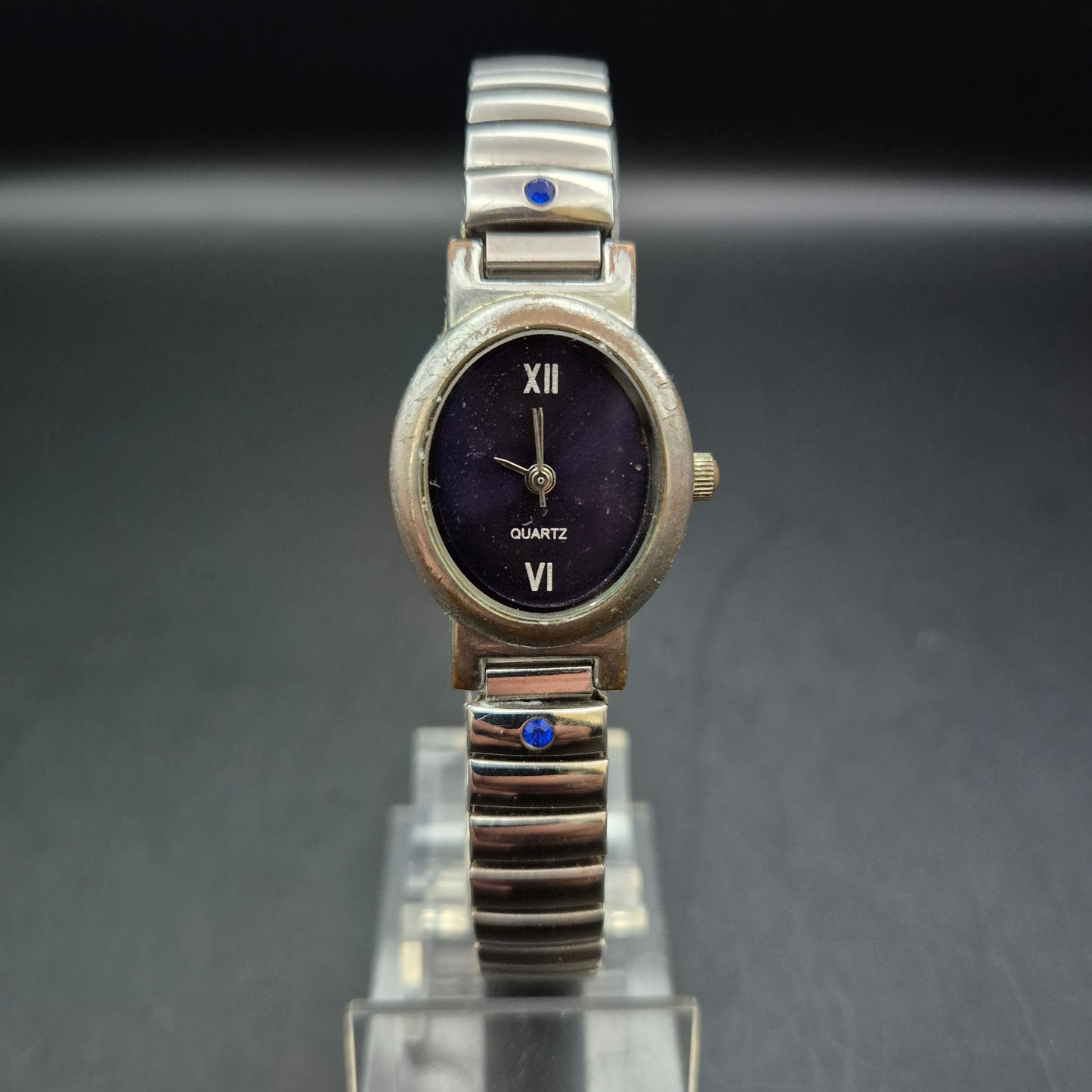 Yves Rocher Damen Uhr – Klassische Eleganz mit violettem Zifferblatt