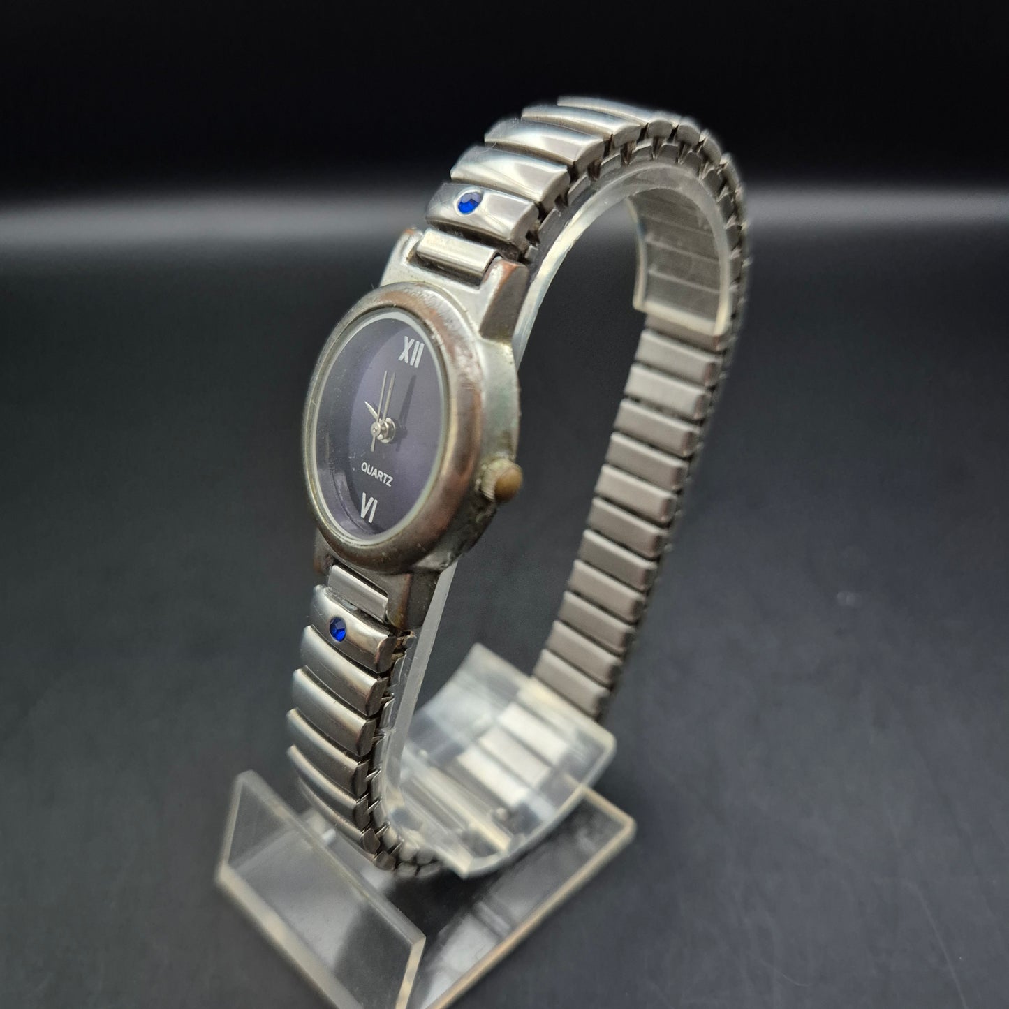 Yves Rocher Damen Uhr – Klassische Eleganz mit violettem Zifferblatt