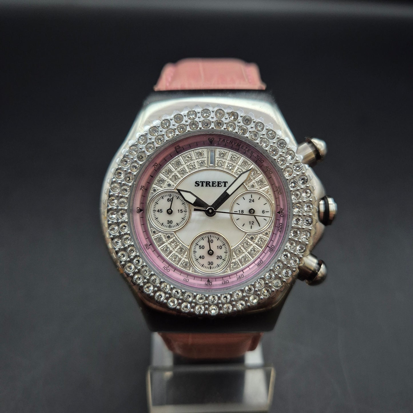 Street Damen Uhr mit Strassbesatz und pinkem Akzent