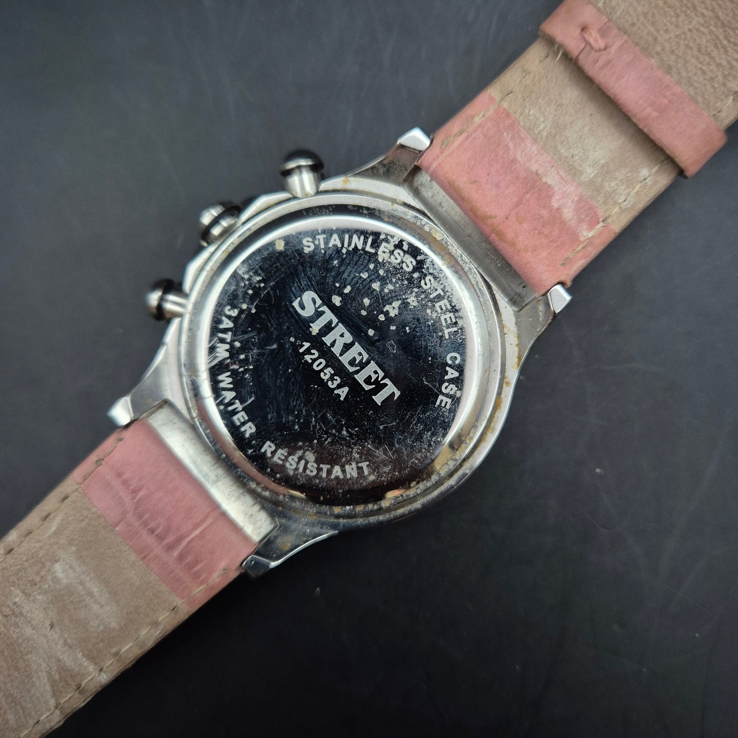 Street Damen Uhr mit Strassbesatz und pinkem Akzent