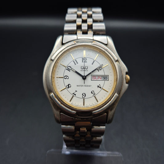 Q&Q Herren Uhr Zweifarbig – Klassisches Design mit Tages- und Datumsanzeige