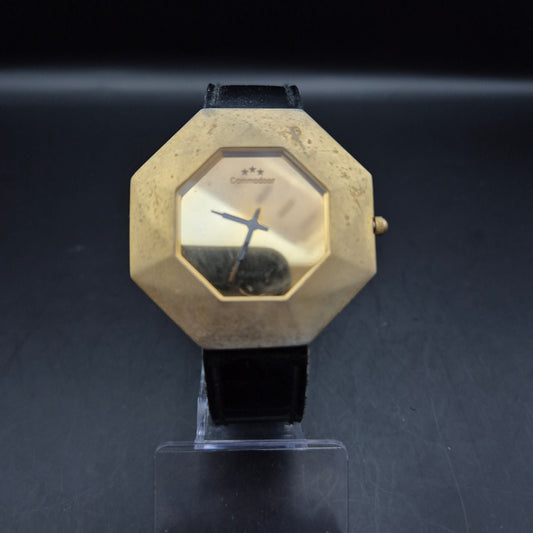 Commodoor Damen Uhr Goldfarben – Geometrisches Design mit Retro-Charme