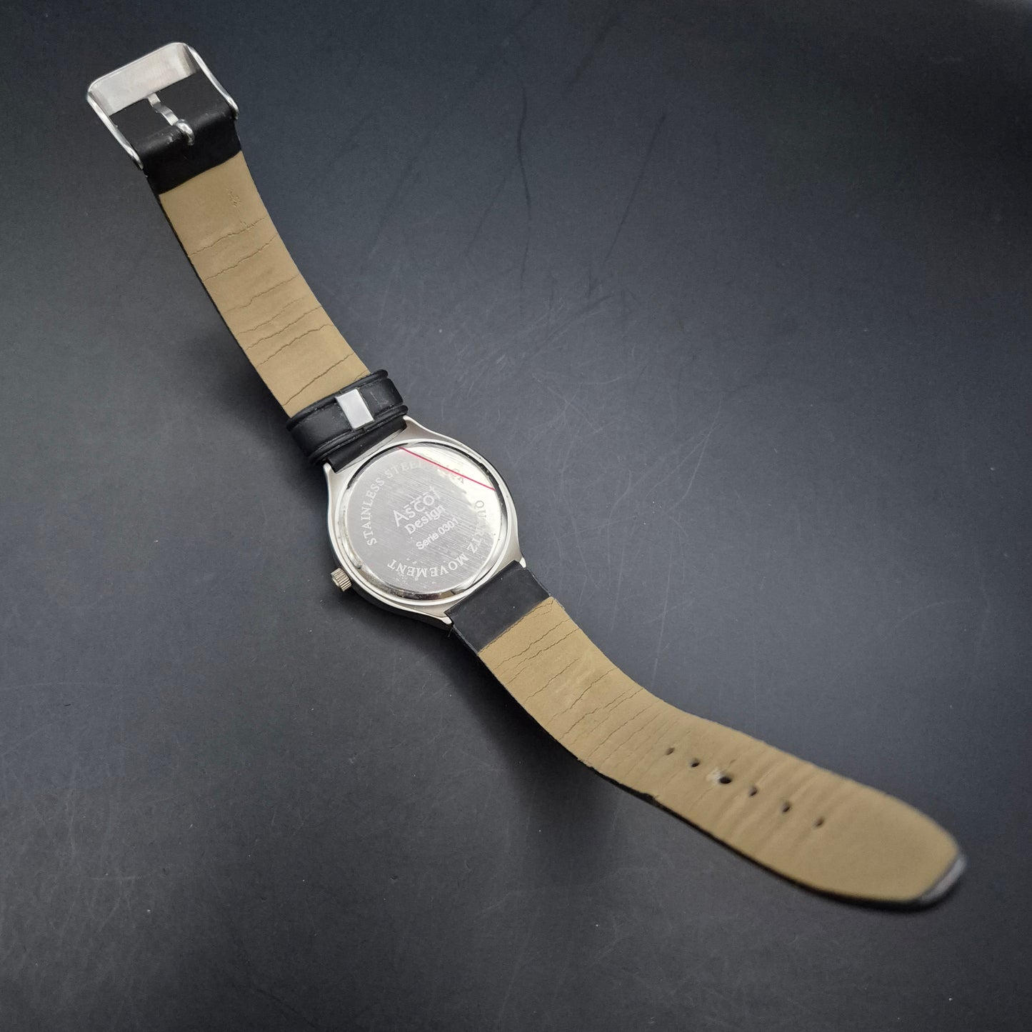 Ascot Herren Uhr Schwarz – Sportliches Design mit 24-Stunden-Anzeige