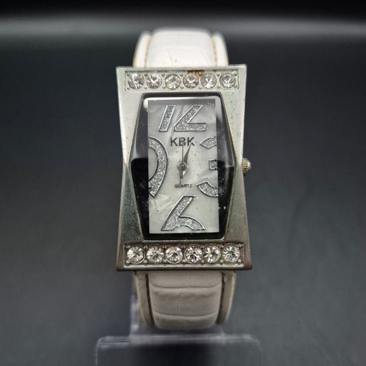 KBK Damen Uhr Silber – Glitzerndes Design mit Strasssteinen