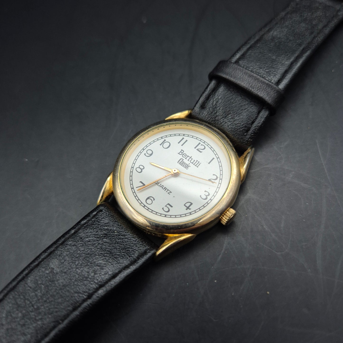 Bertulli Classic Herren Uhr – Schlichte Eleganz im goldfarbenen Design