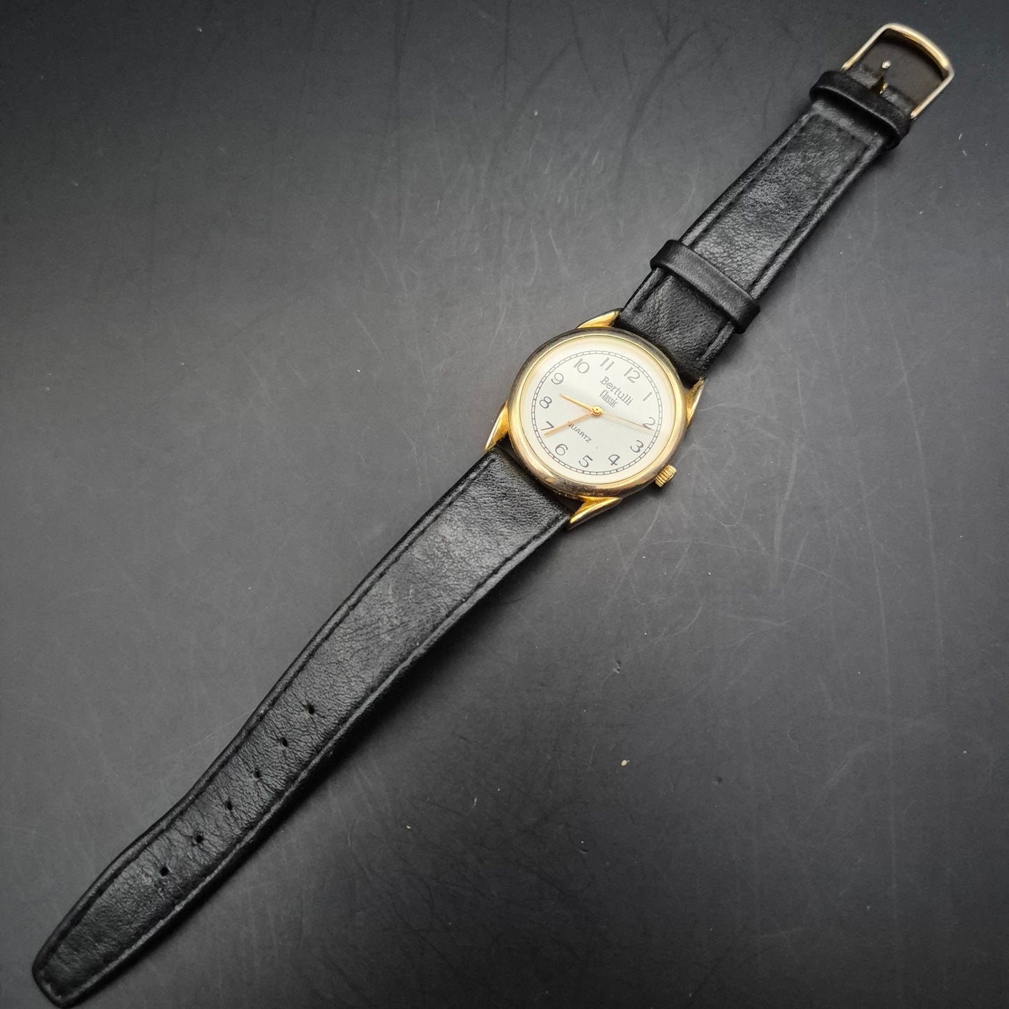 Bertulli Classic Herren Uhr – Schlichte Eleganz im goldfarbenen Design