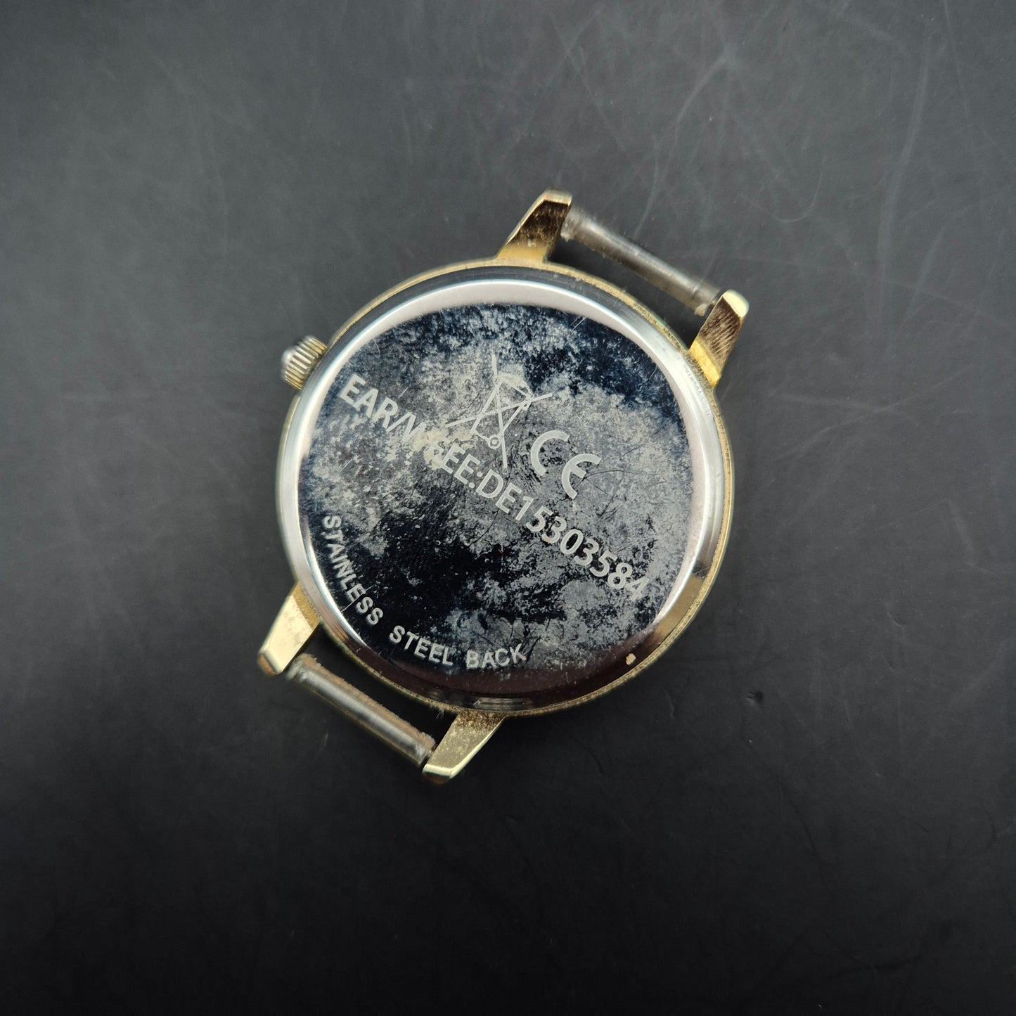 Damen Uhr mit Blumenmuster – Romantisches Design in Goldoptik