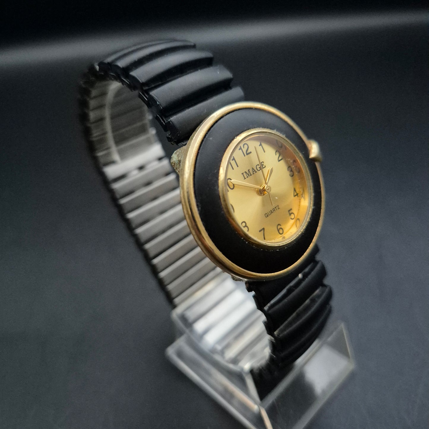 Image Damen Uhr Schwarz-Gold – Stilvolle Retro Quarz Armbanduhr